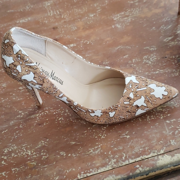 Neiman Marcus Fabulous Cork and Linen Pumps - Picture 3 of 6